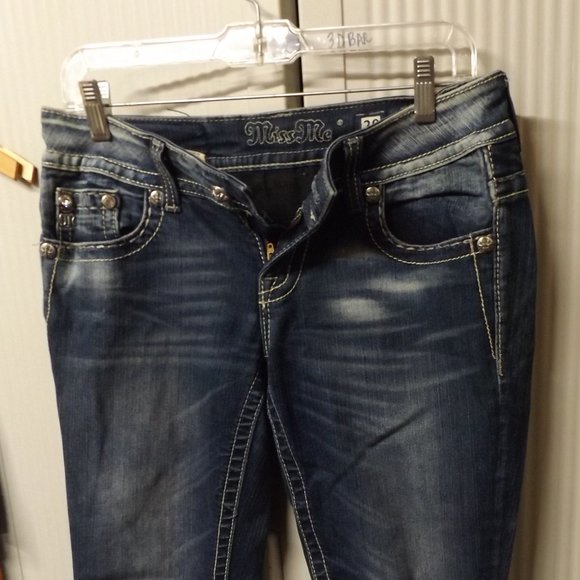 MISS ME JEANS, 28, BOOT CUT, 27" INSEAM, LOTS OF BLING - Picture 2 of 3